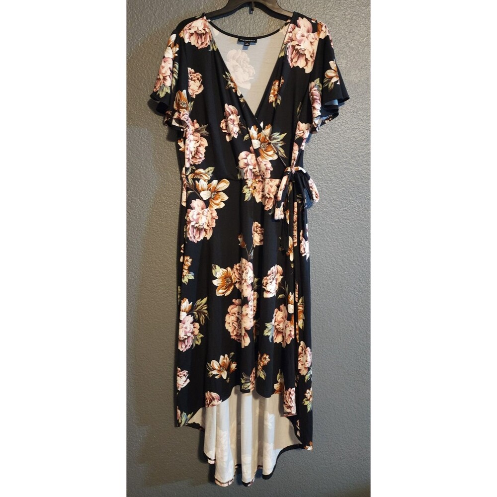 Fortune + Ivy Women's 1X Black Floral Wrap Dress V Neck Flutter Sleeve